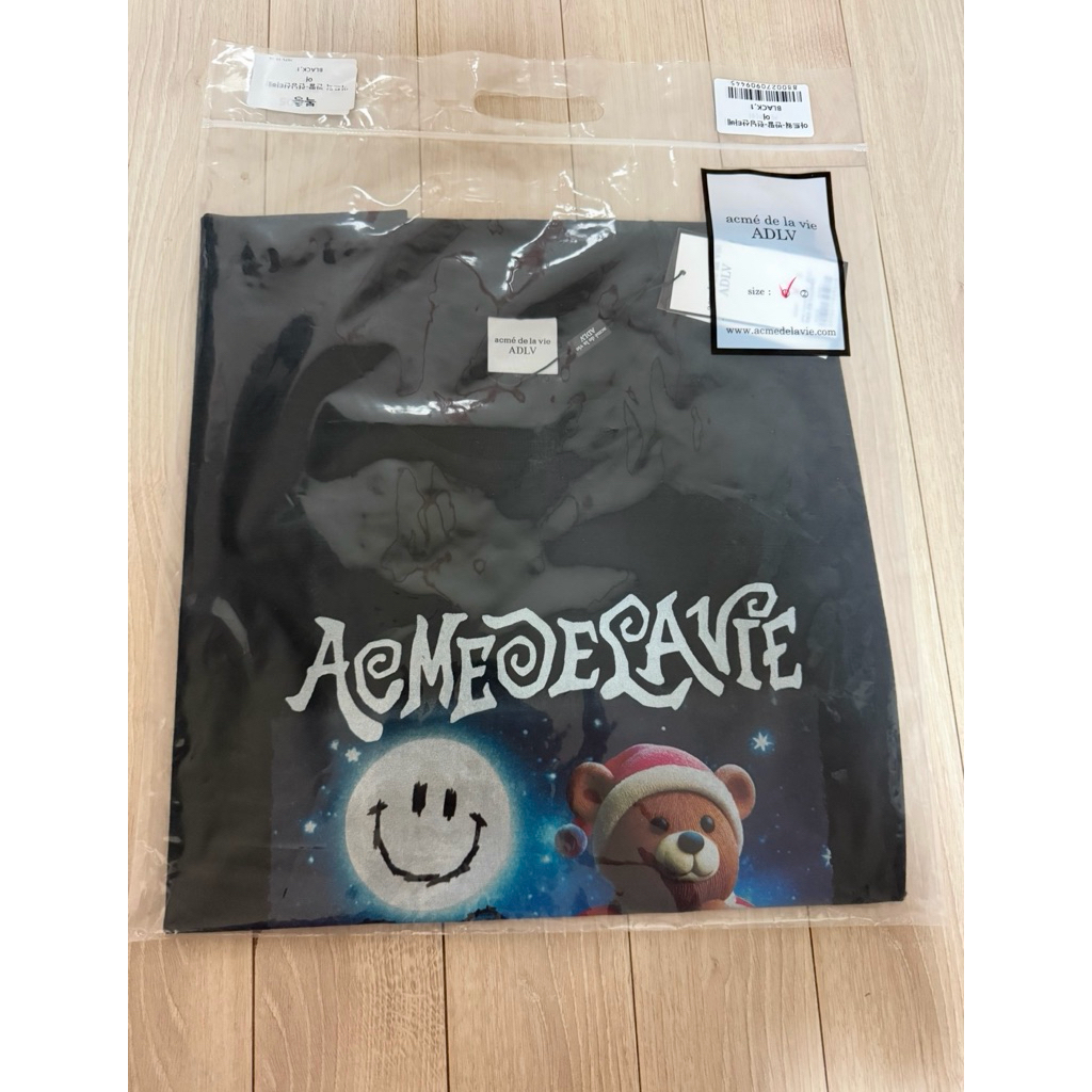 ADLV ORIGINAL RUNNING SANTA BEAR SHORT SLEEVE T-SHIRT