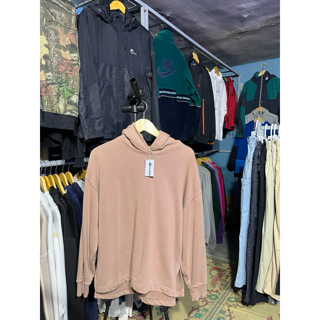 bolo second hoodie crop uniklo sz m oversize 65x63