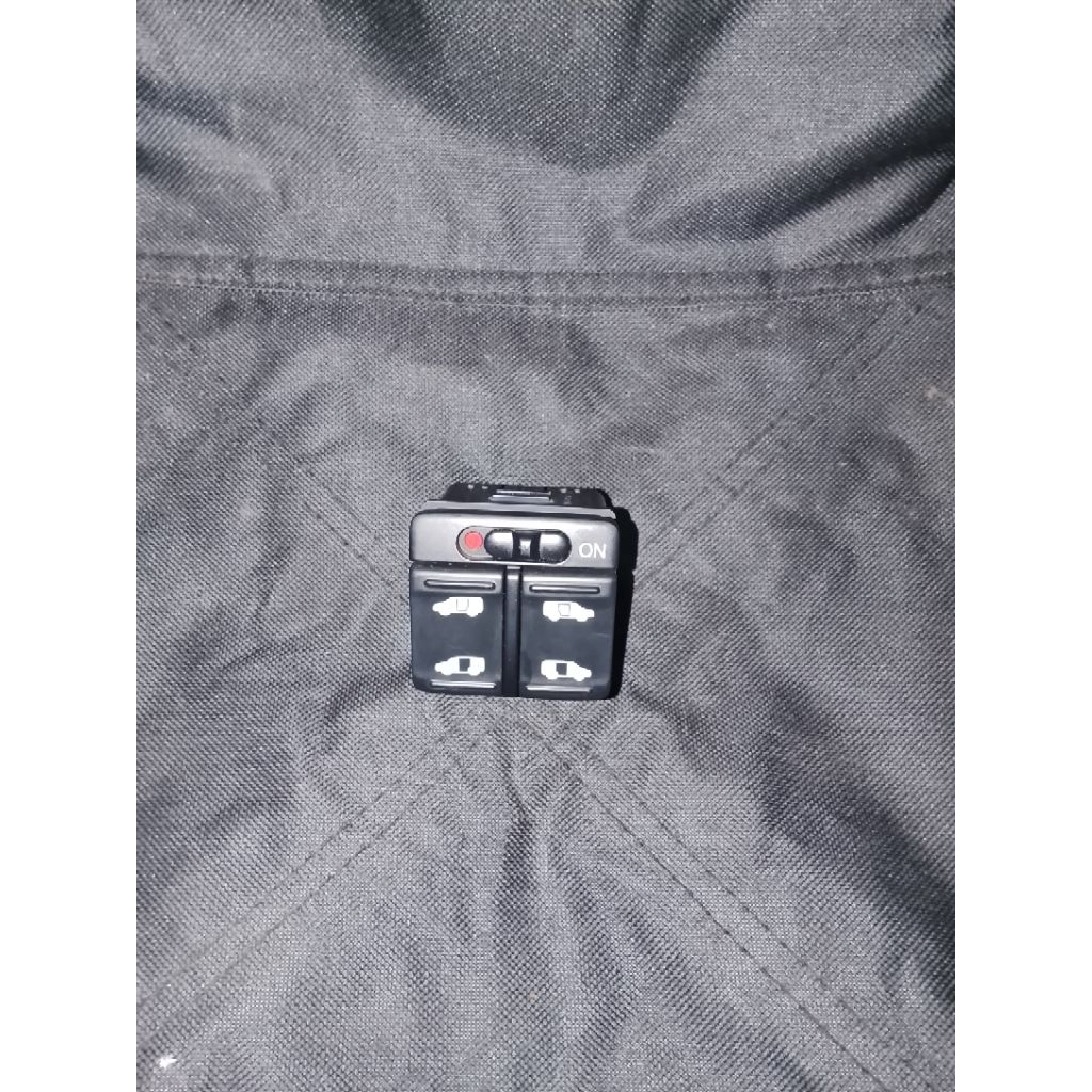 Tombol Switch Sliding Door belakang Honda Freed