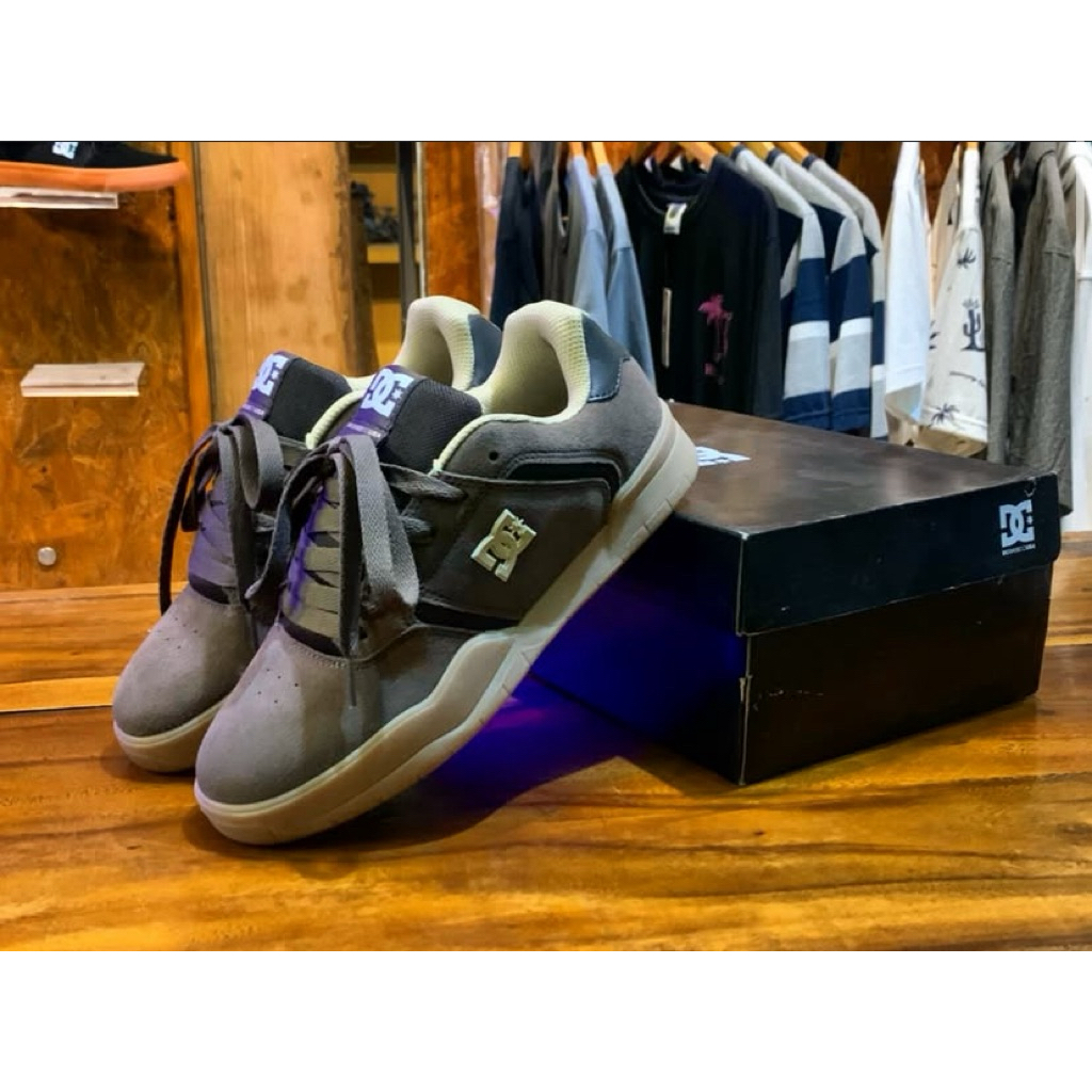 sepatu DC SHOES • central suede • brpwn/gum