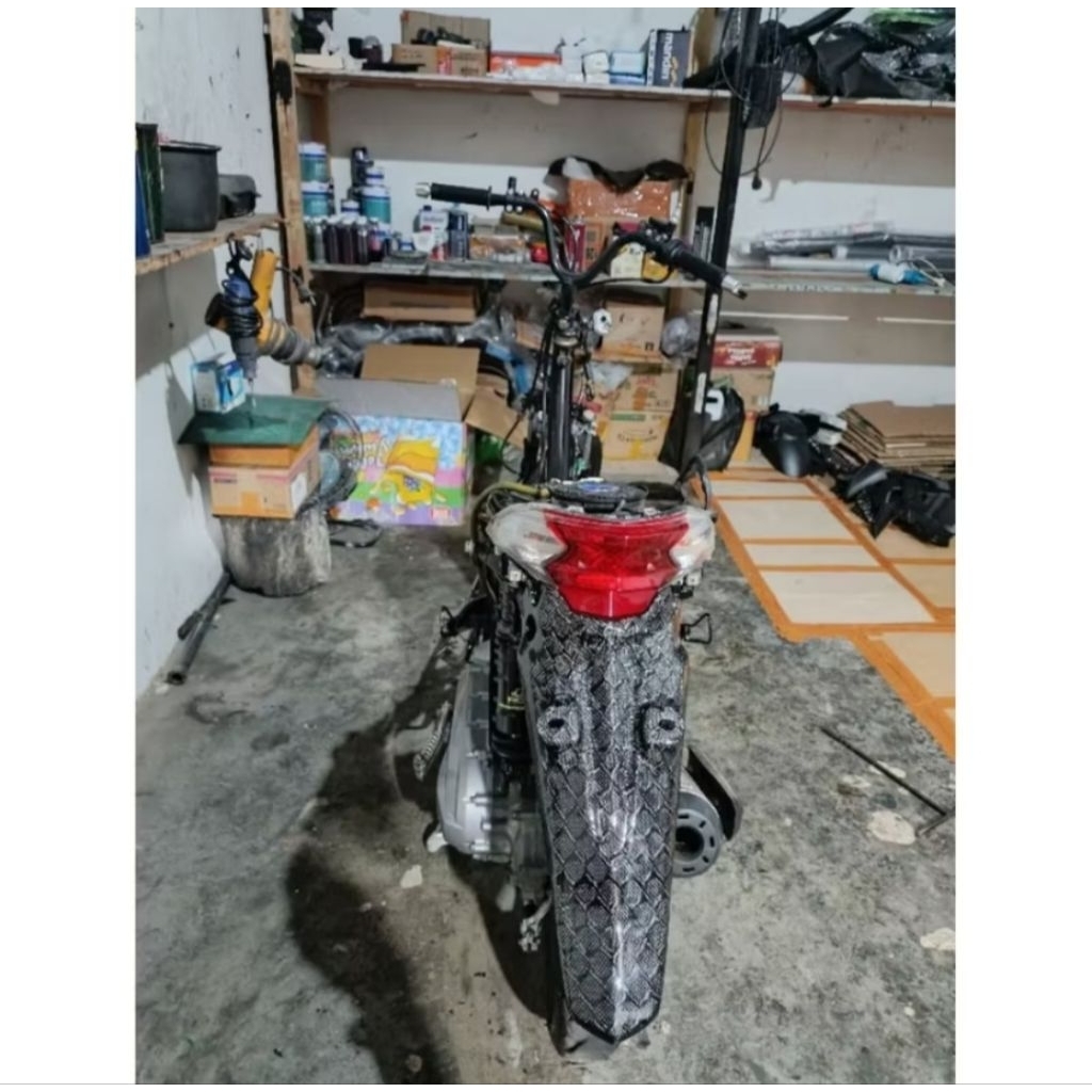 Spakbor belakang beat fi 2016 stater kasar carbon kevlar asli