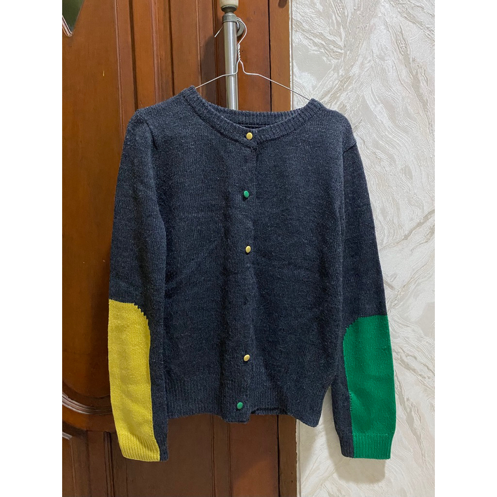 Preloved Buru Judy Grey Cardigan Lengan Panjang Wanita