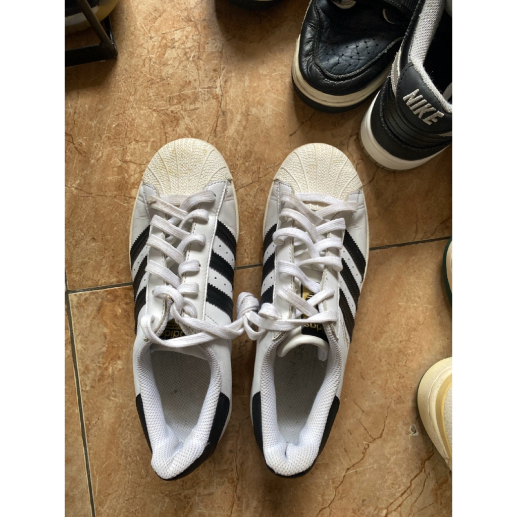 SECOND || Adidas superstars size 36