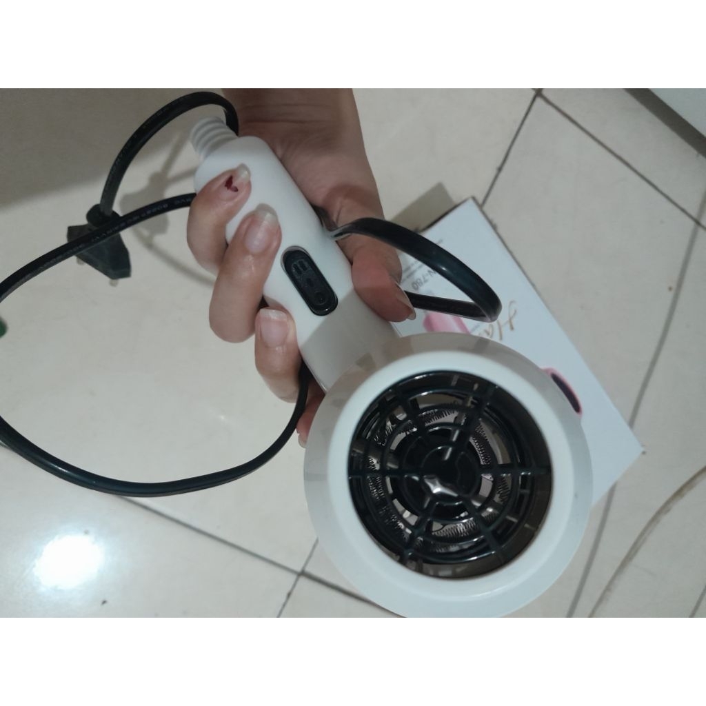 Preloved Hair dryer Lottol warna putih