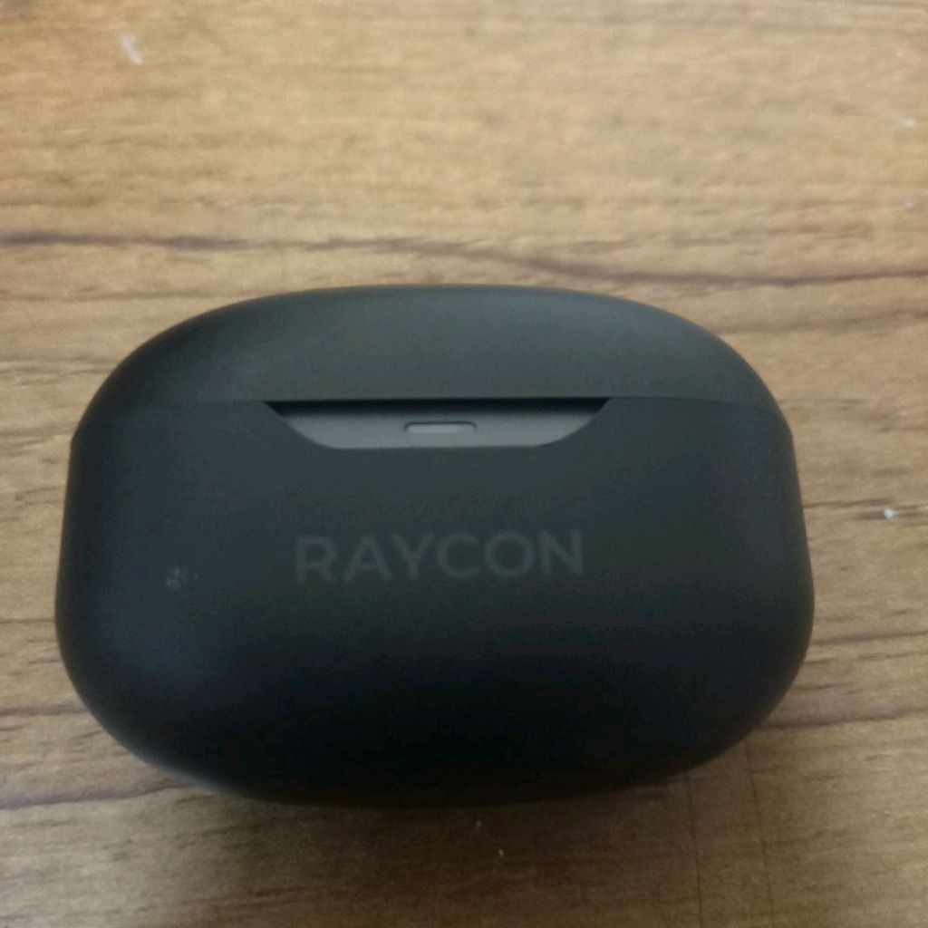 RAYCON Everyday Earbuds Plus black, second unit only berfungsi dengan baik dan normal,no minus like 