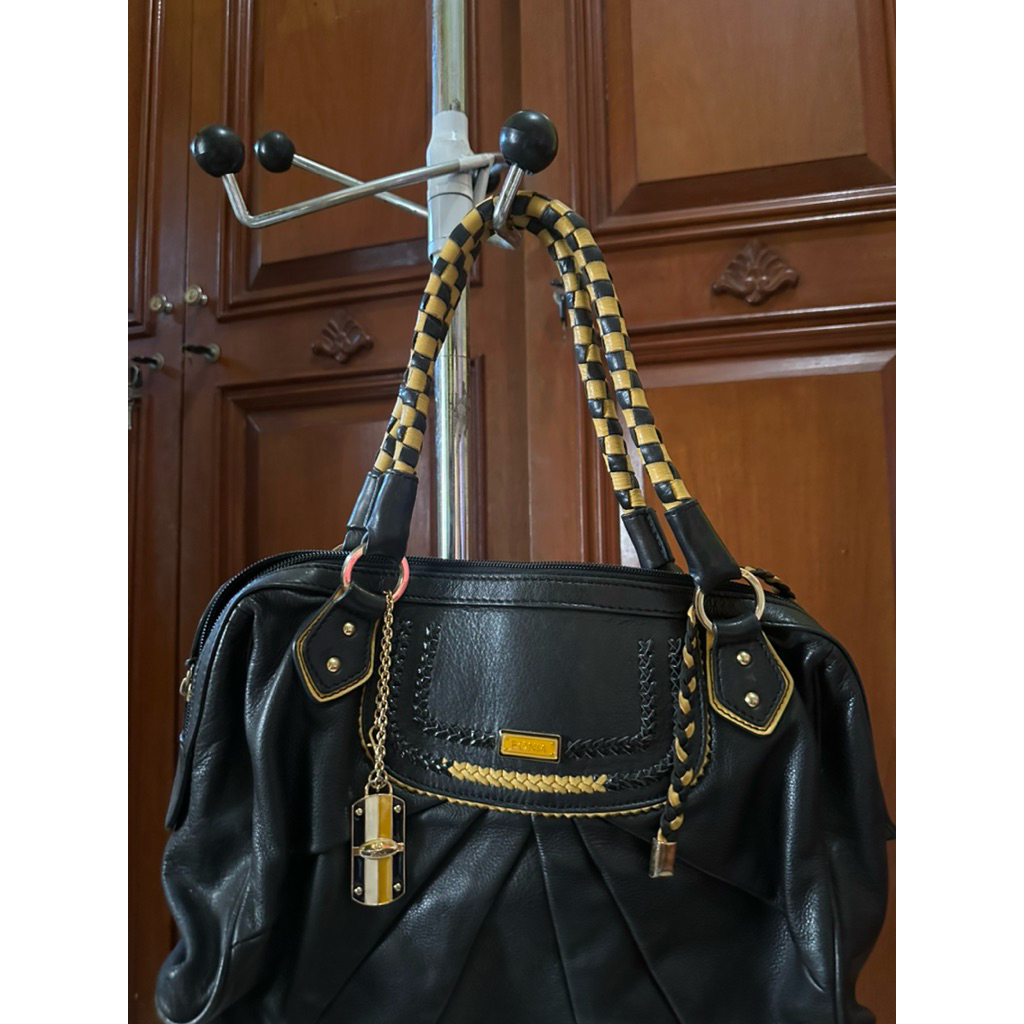 Preloved / Second / Bekas Tas Bonia limited edition Ori