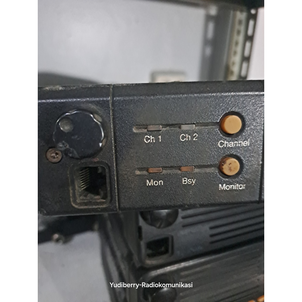 RIG MOTOROLA RADIUS M120 VHF NORMAL  POWER 45 WATT MIRIP MOTOROLA GM300 VHF