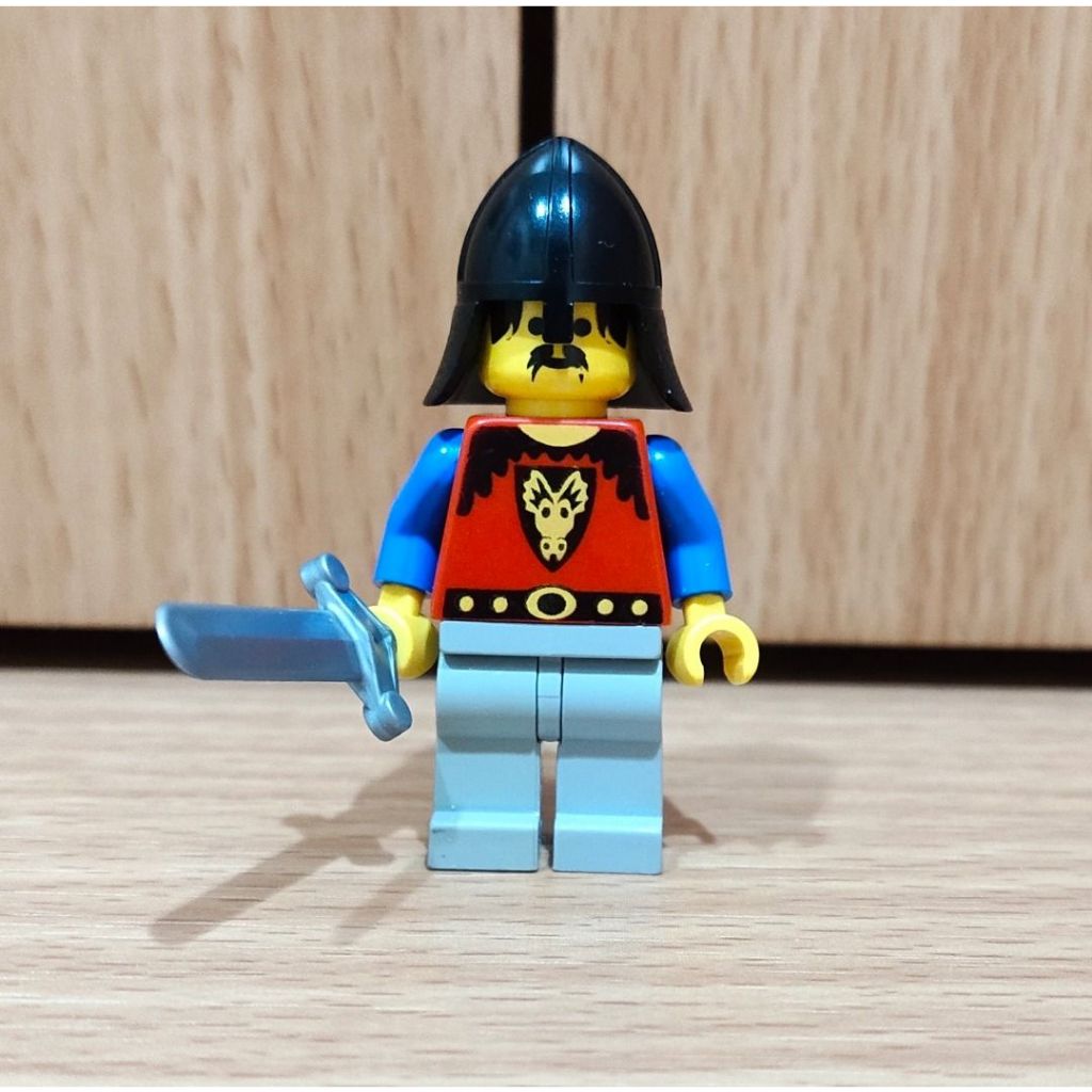 Lego castle - Dragon knight minifigure