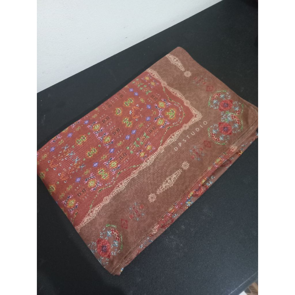 Dian Pelangi Studio (DPStudio) Jilbab Segiempat Preloved