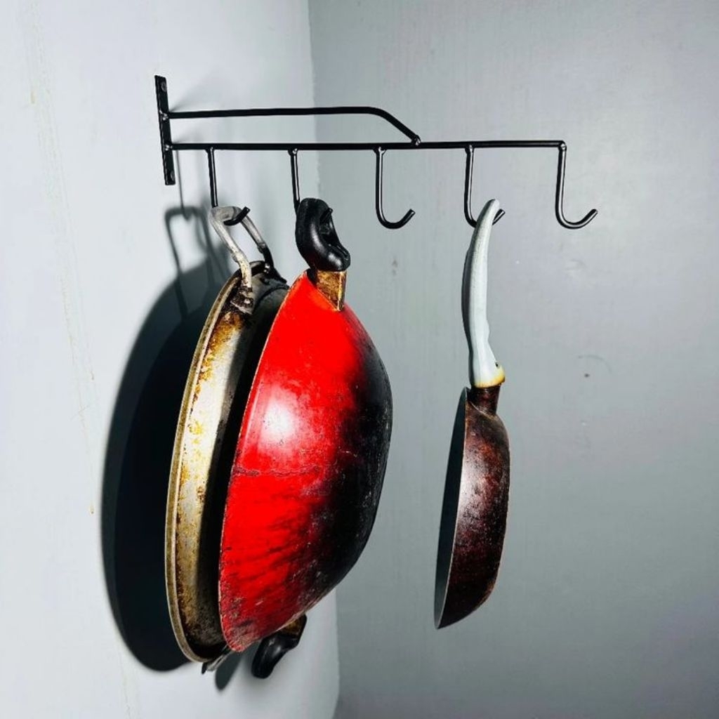 rak panci rak gantungan panci wajan serbaguna free paku beton 2pcs