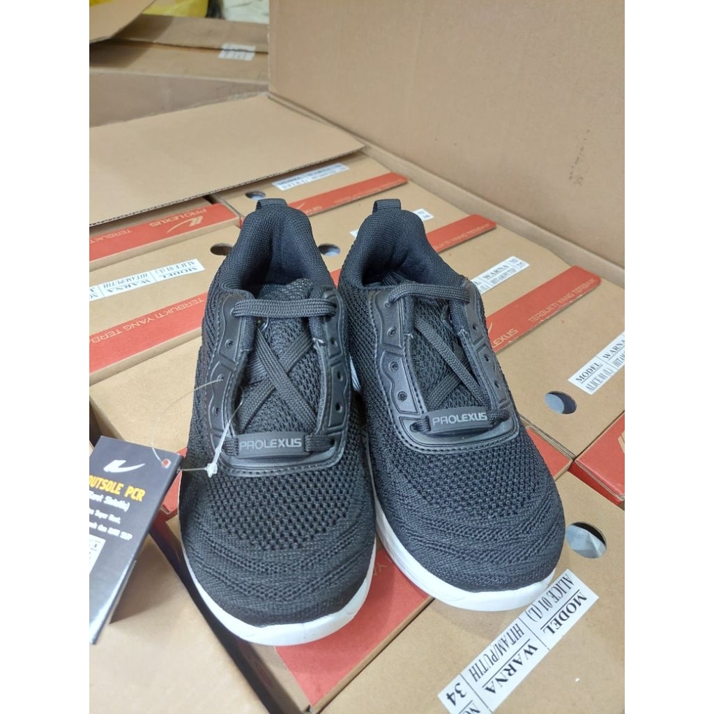 Sepatu sekolah NEW ERA PROLEXUS CHERIL02 hitamputih