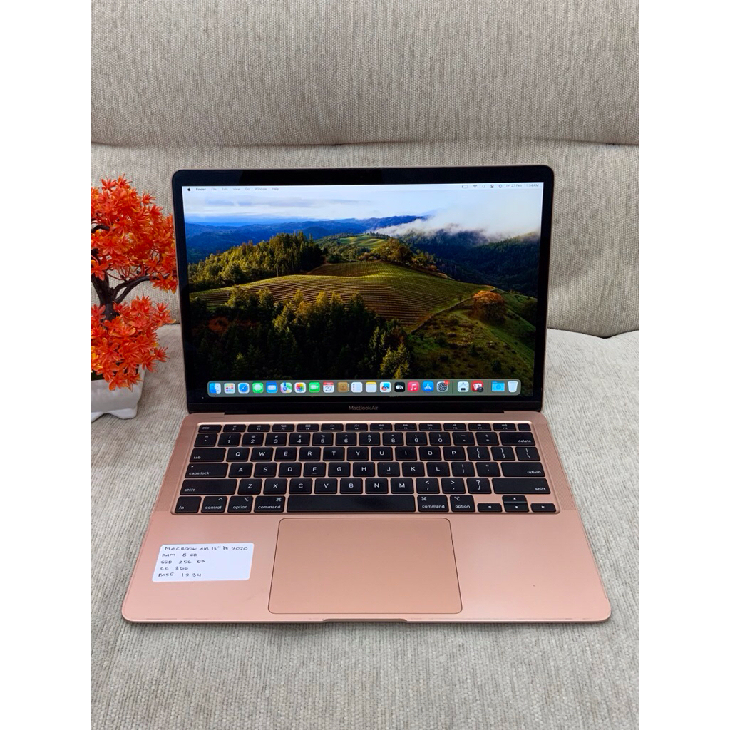 Macbook Air 2020 i5 8/256gb