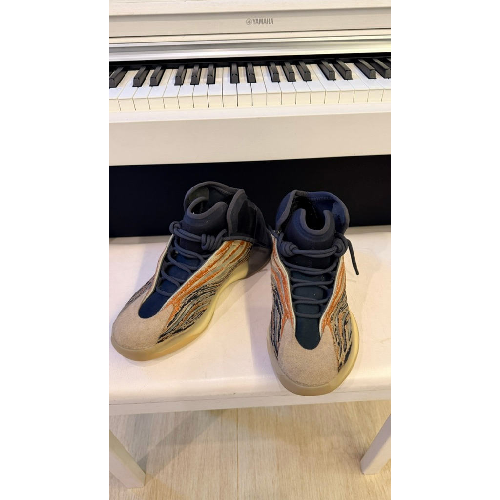 ADIDAS YEEZY QUANTUM FLAORA ORIGINAL SIZE 44
