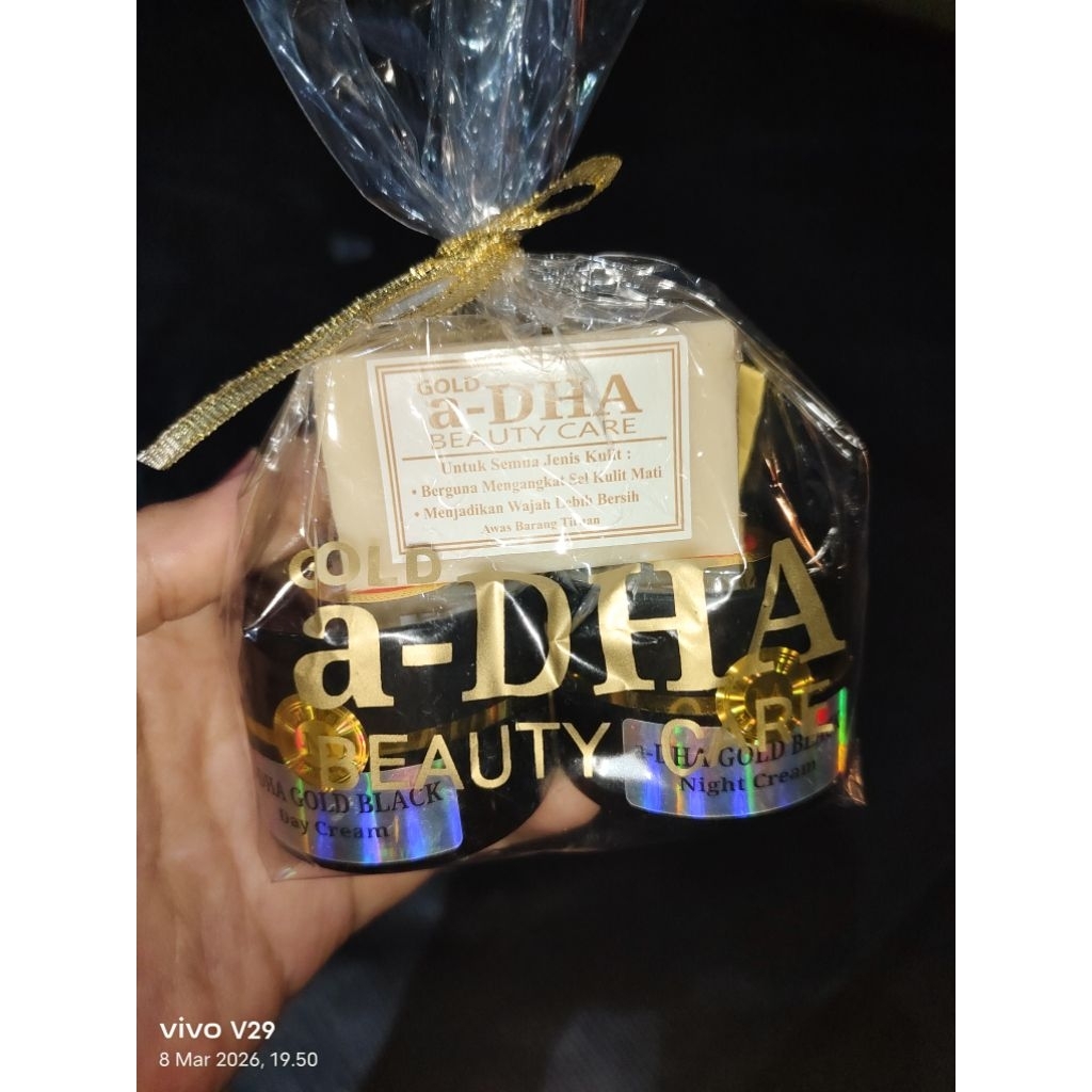 Cream a-DHA gold black holo cina original