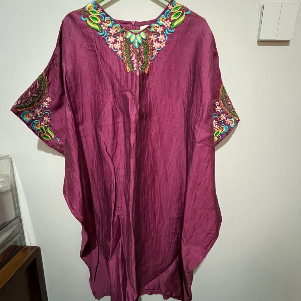 Baju Lebaran Kaftan Pink Ungu Bunga-Bunga