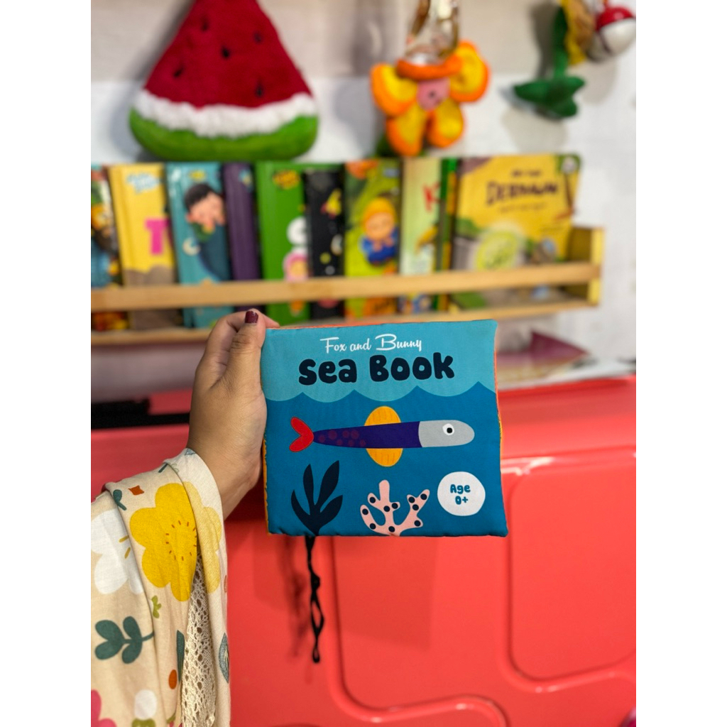 Preloved Fox And Bunny Softbook Sea Book (Ada minus) - softbook bayi murah