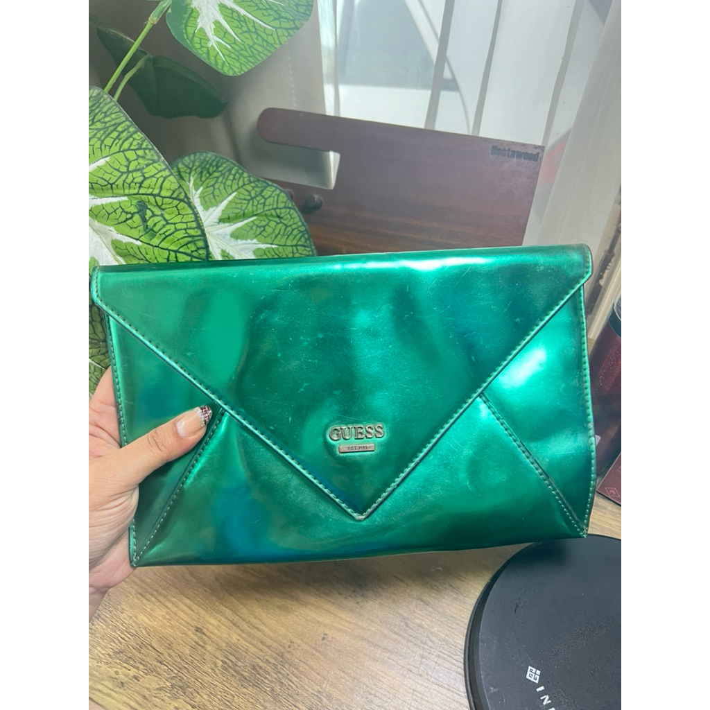 Clutch Guess Authentic Store 1000% Preloved