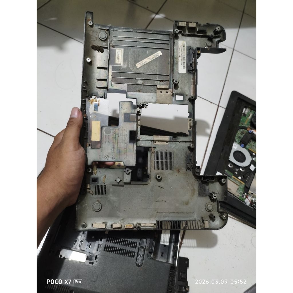 casing bawah laptop Toshiba c40 a ori