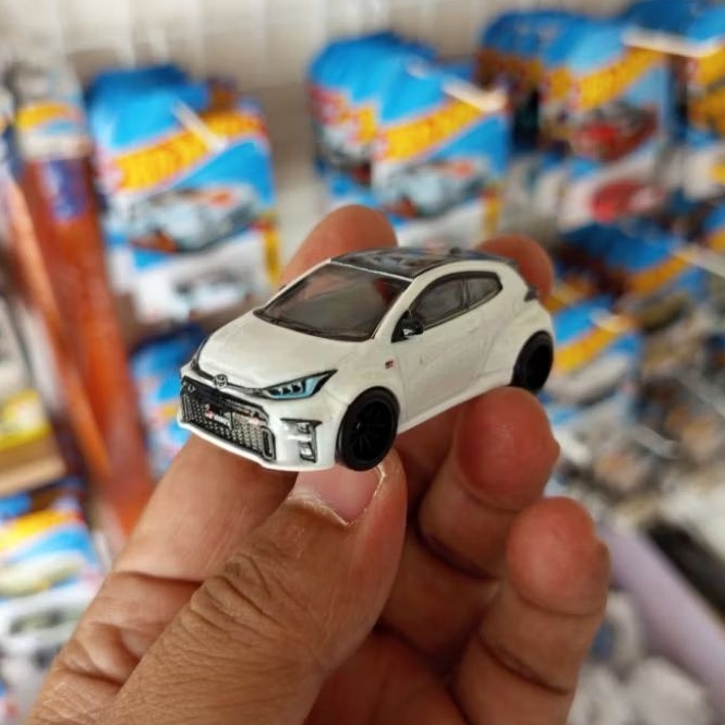 HOT WHEELS LOOSE PREMIUM BOULEVARD TOYOTA GR YARIS