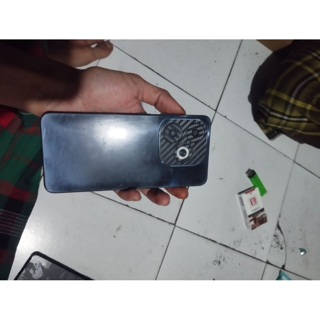 hp second Infinix smart 8 pro(8/128). segel orian blm pernah servis