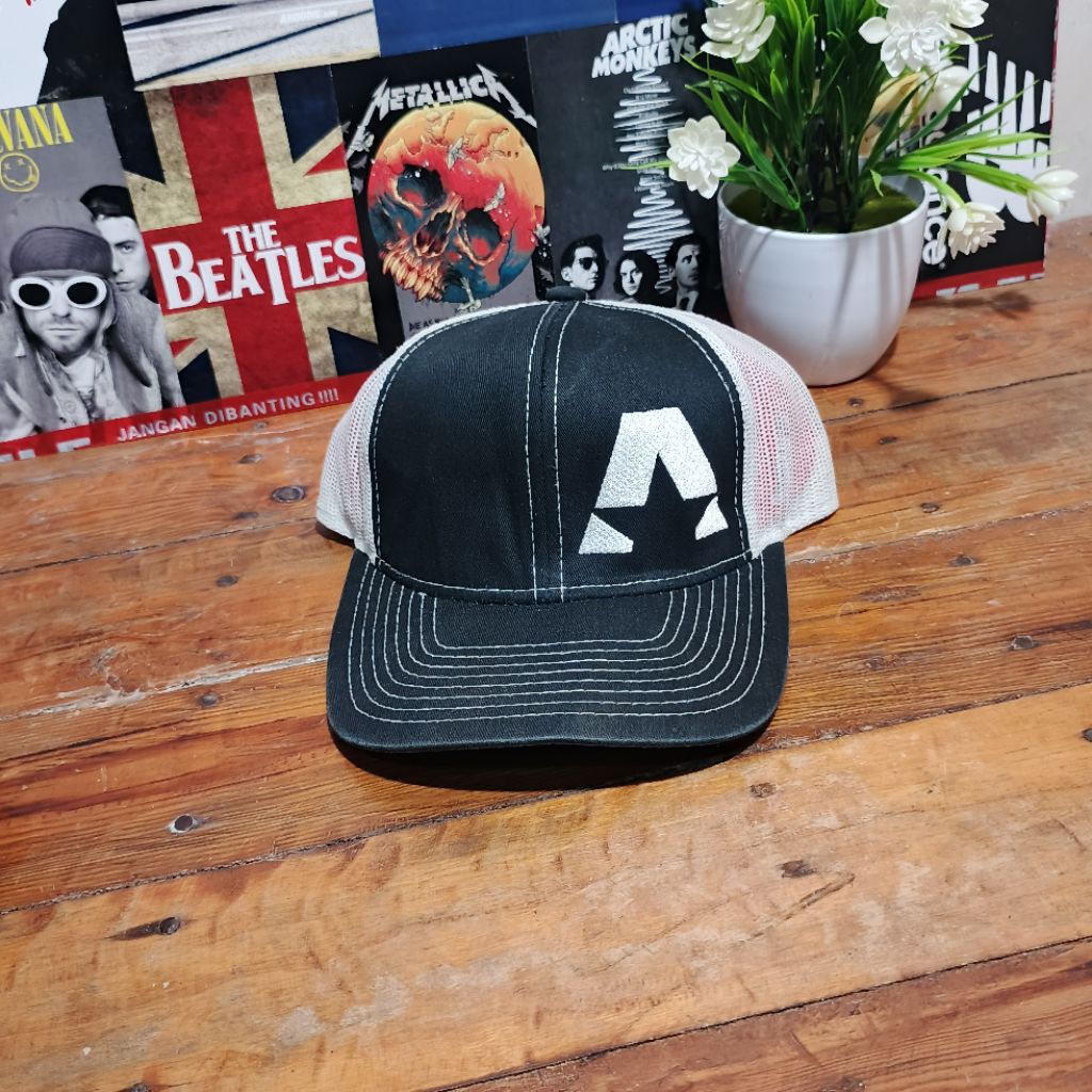 TOPI CAPS TRUCKER LOGO A BINTANG