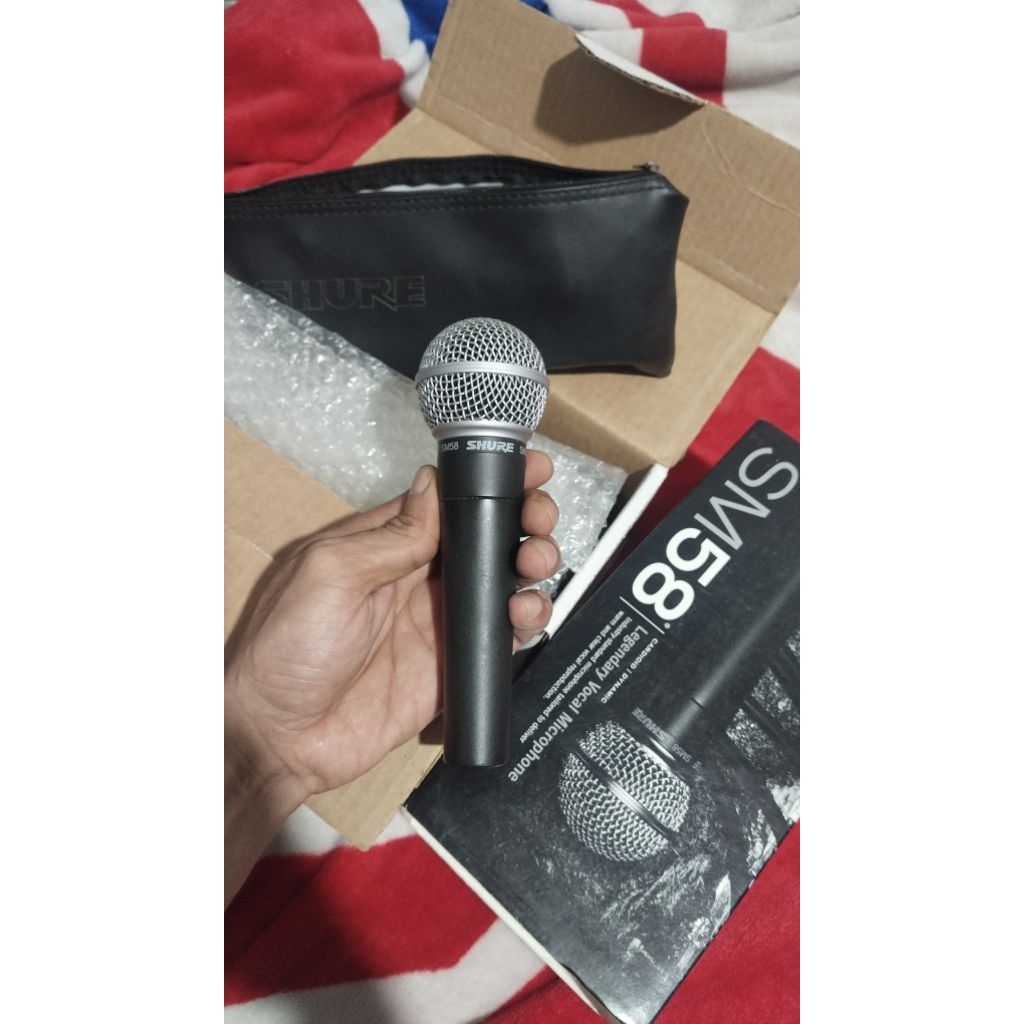 Mikrofon Shure SM58 dengan Suara Profesional dan Tahan Lama