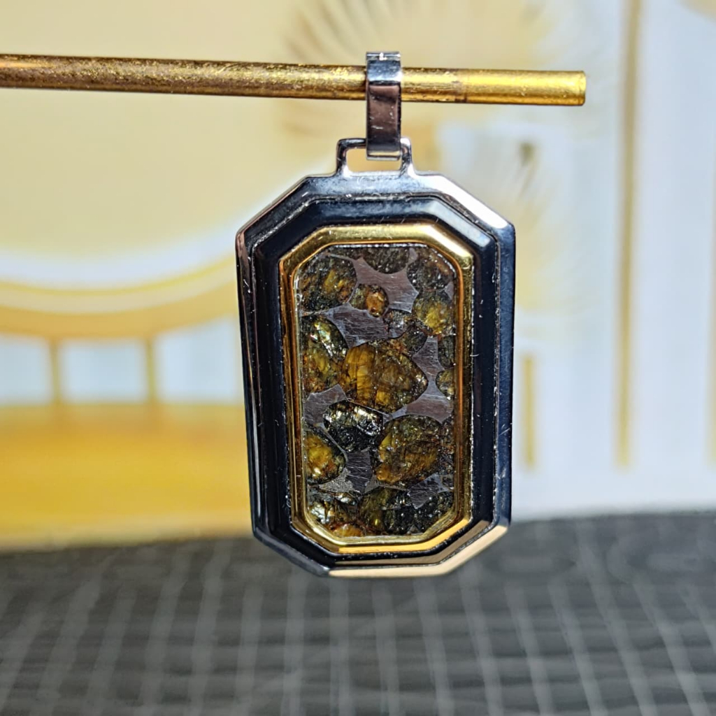 Natural Pallasite kenya Sericho Olive Meteorite  Pendant Tipe 6 (2)