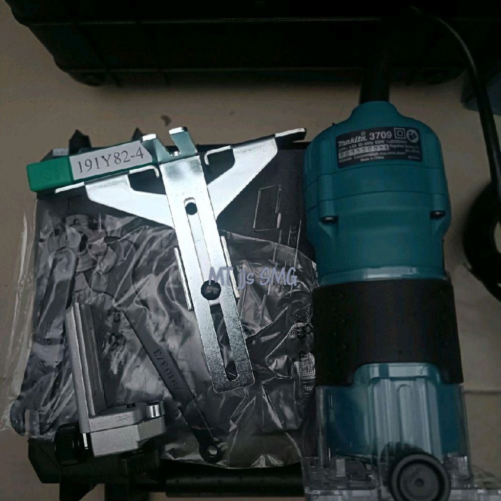 MAKITA 3709 PROFIL KAYU 6MM