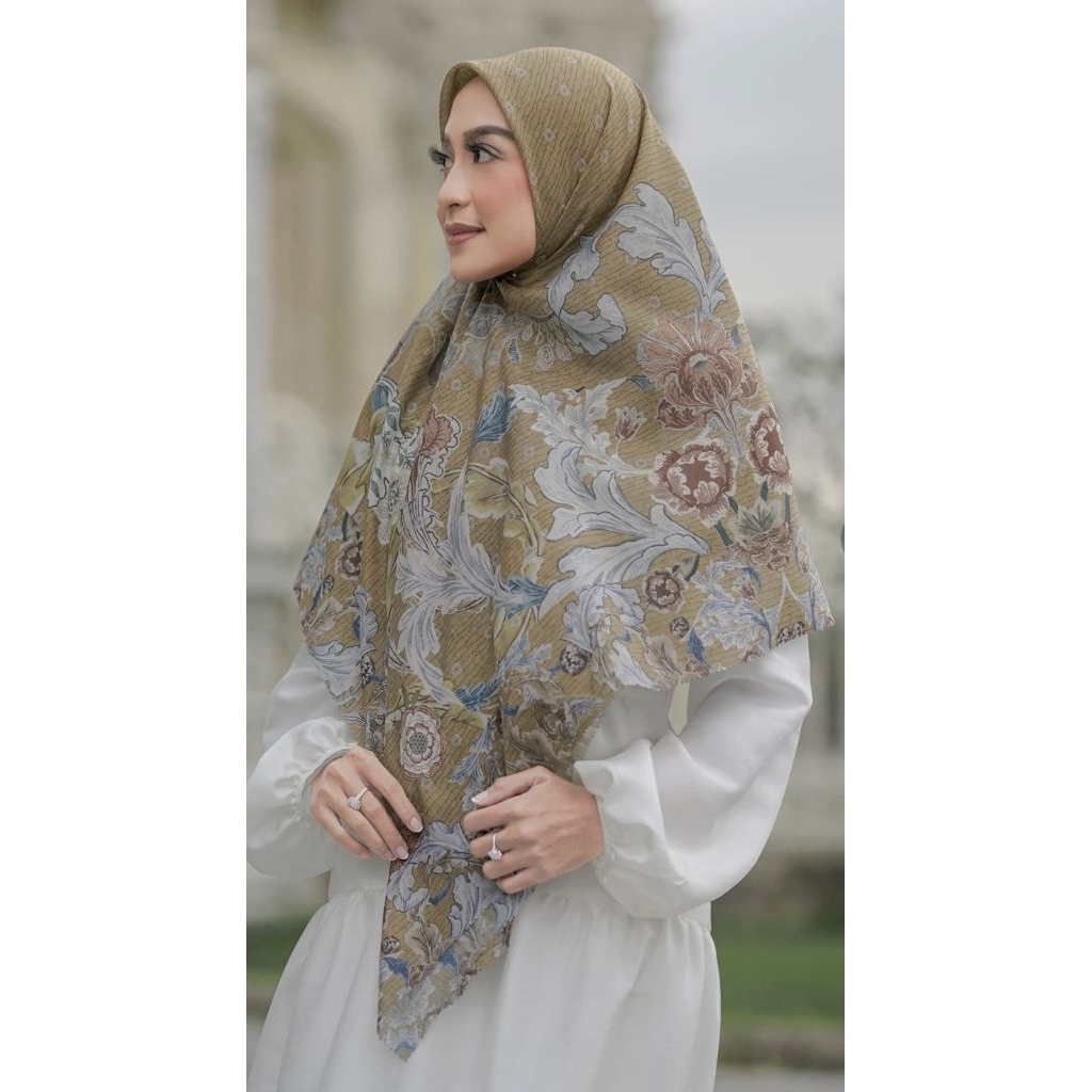 Buttonscarves Royale Voal Square XL SYAR'i Mustard(BARU)