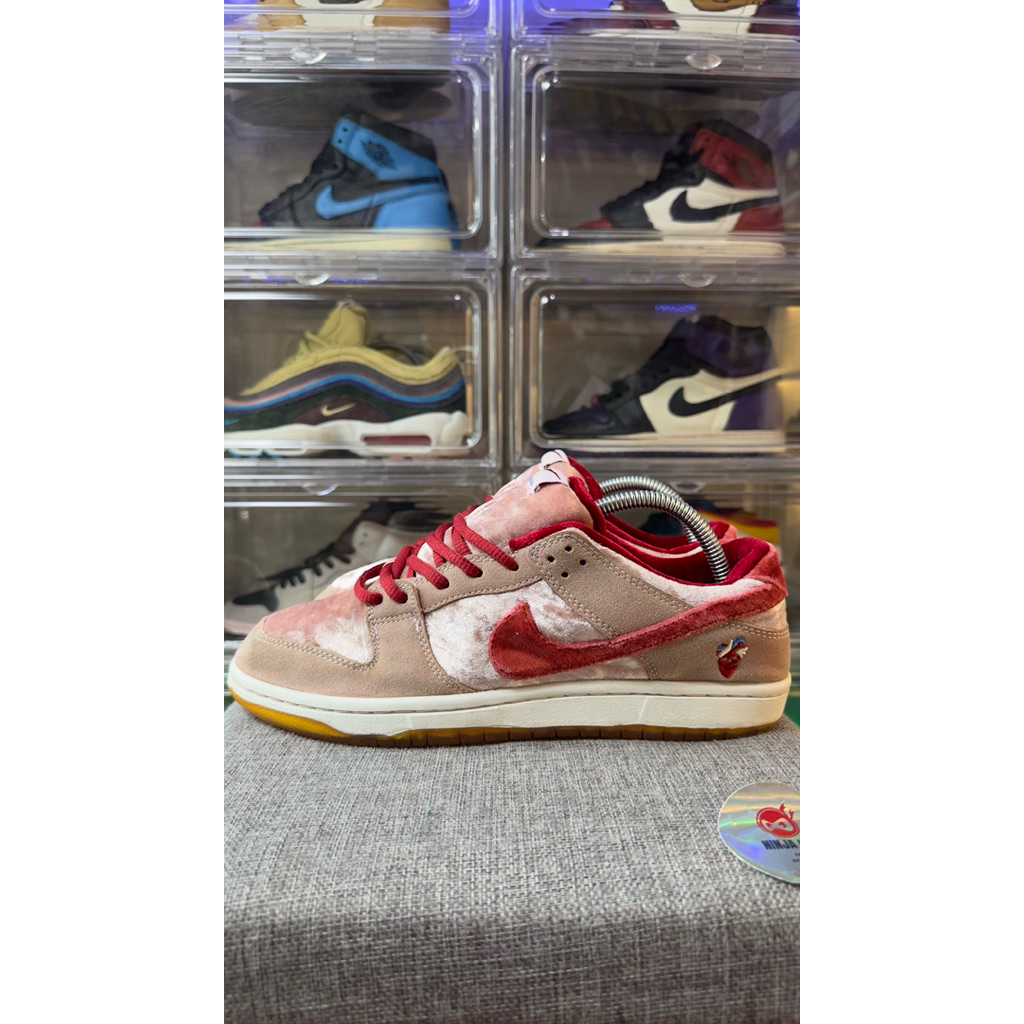 SB DUNK LOW STRANGELOVE SKATEBOARDS , SEPATU , SHOES , SNEAKERS