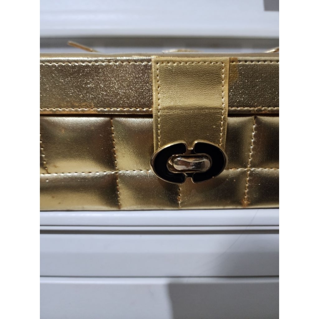 Tas MakeUp besar Vintage Warna Emas Gold Wanita - Preloved