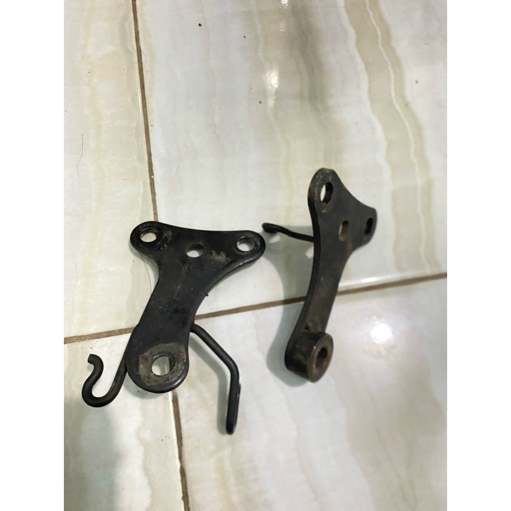 pangkon mesin atas megapro