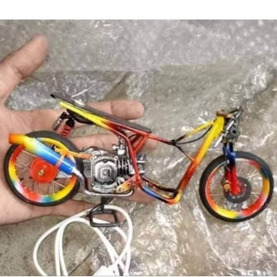 mainan motor drag miniatur honda beat fi dinamo ada 2 pasang