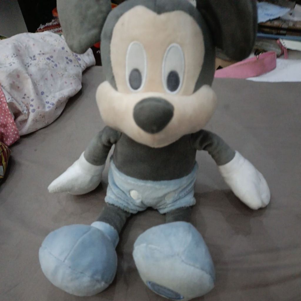 preloved boneka Mickey mouse Disney anak