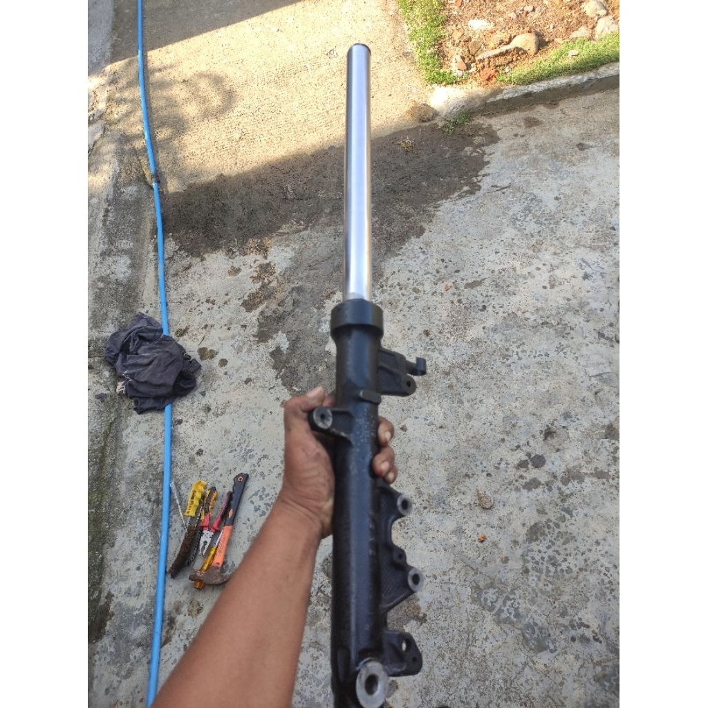 shock kanan gsx