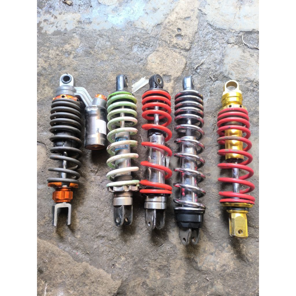 Shock Belakang Motor Matic vareasi  bahan buat di service