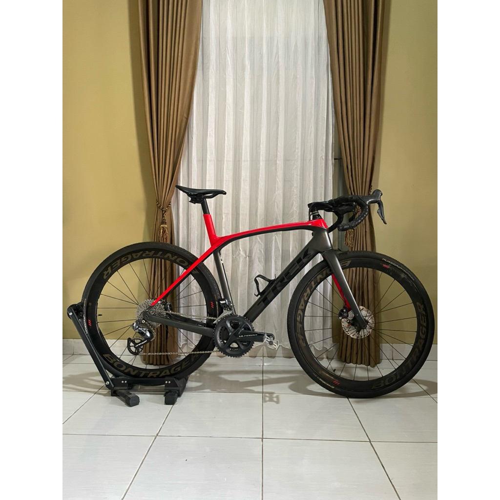 Sepeda Trek Madone SLR 9 Carbon Disc Brake
