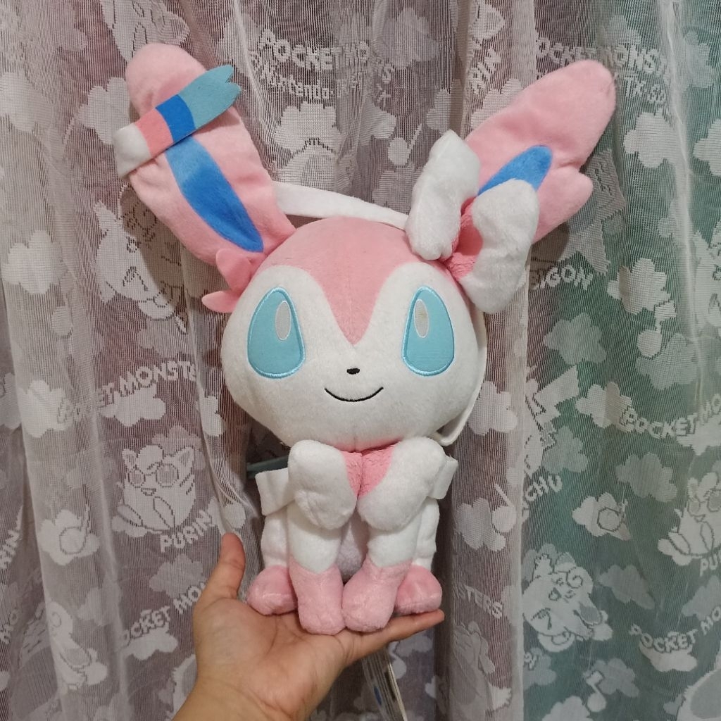 BONEKA POKEMON SYLVEON KOROTTO MANMARU MEDIUM banpresto