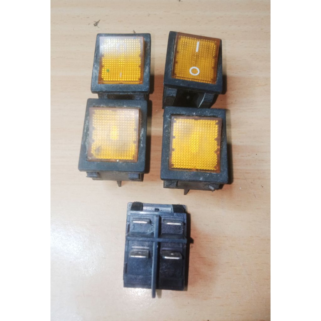SAKLAR 4 KAKI / SAKLAR ON OFF BEKAS BERKWALITAS (5pcs)