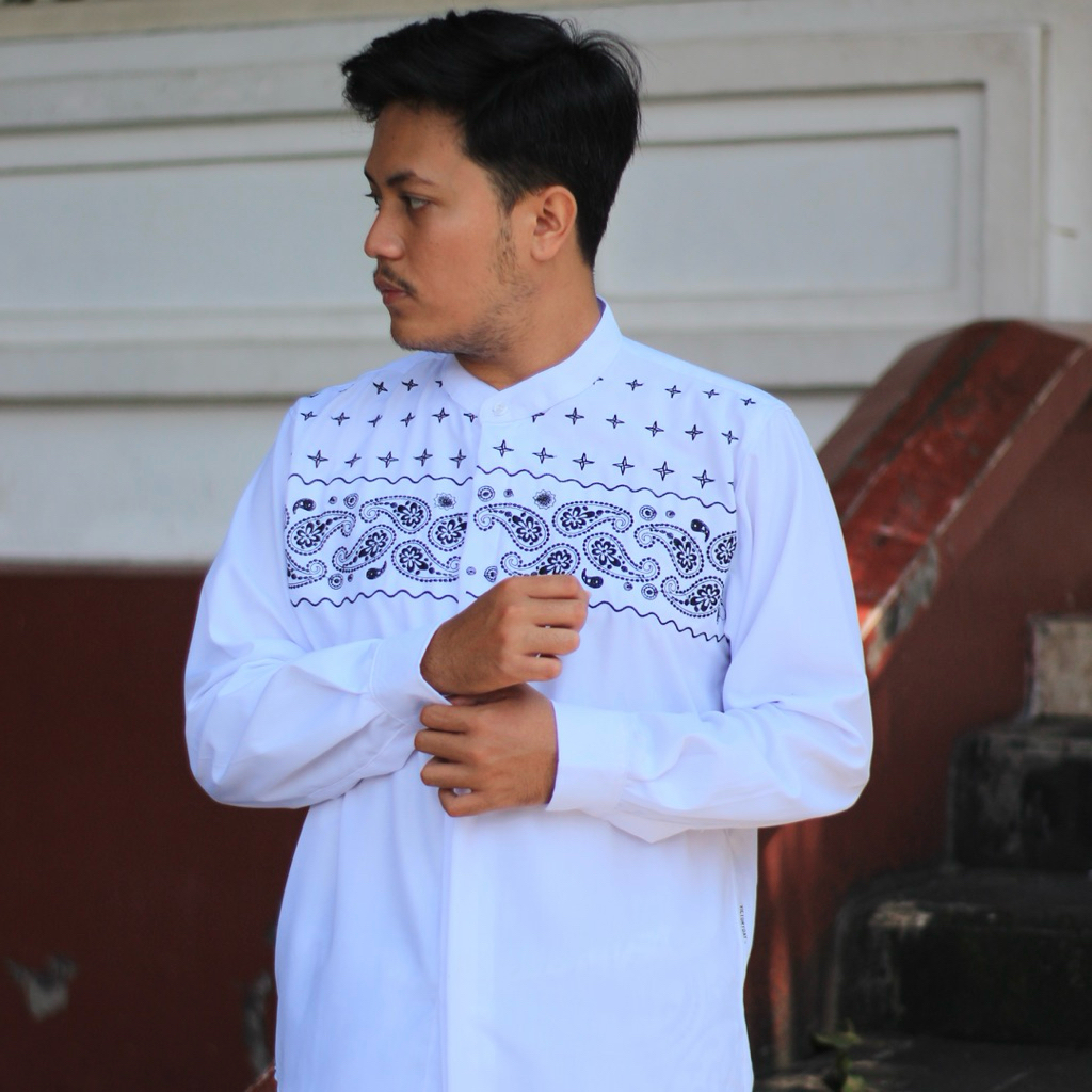 Kemeja Koko Paisley Lengan Panjang Victoryday