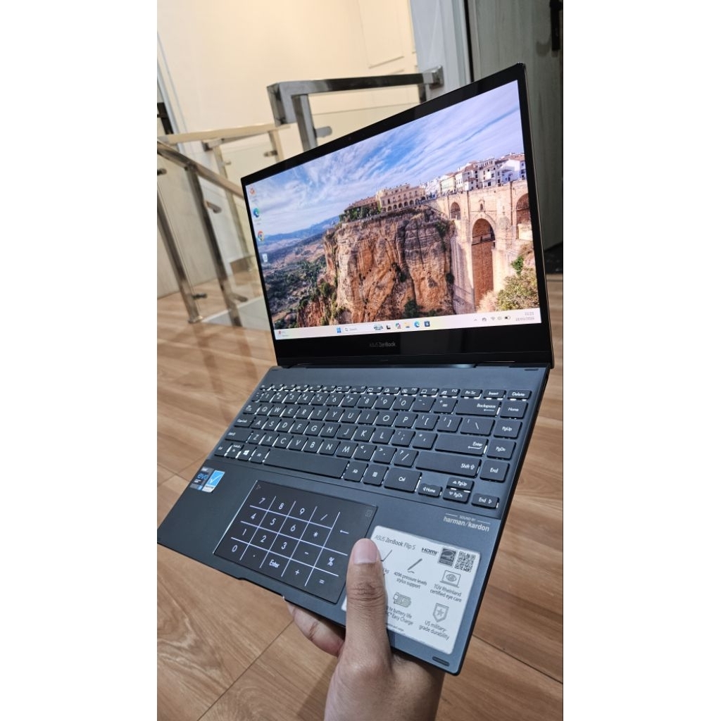 Asus Zenbook Flip S UX363