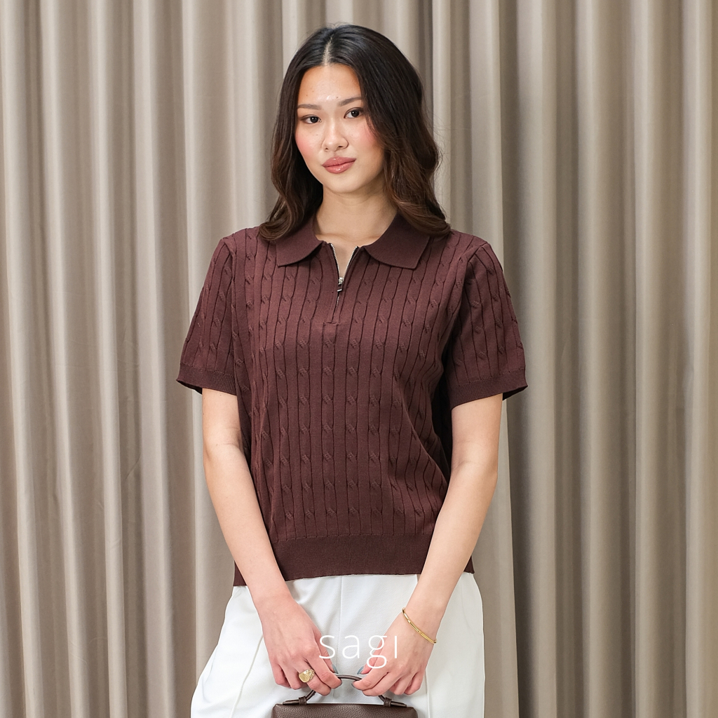 SAGI - CableFord Zip Knit Polo Shirt  | Poloshirt Lengan Pendek Rajut Berkerah Wanita