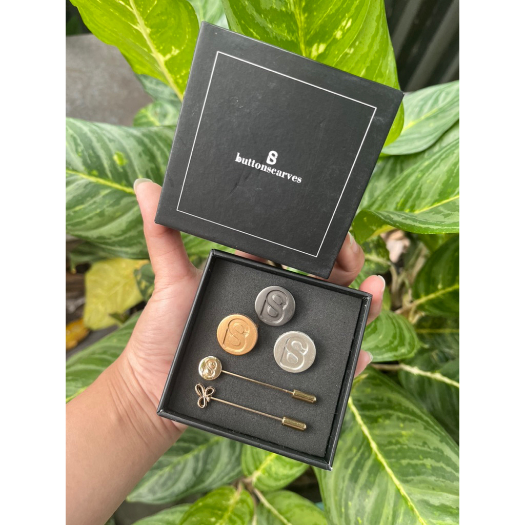 SALE pin bross buttonscarves original