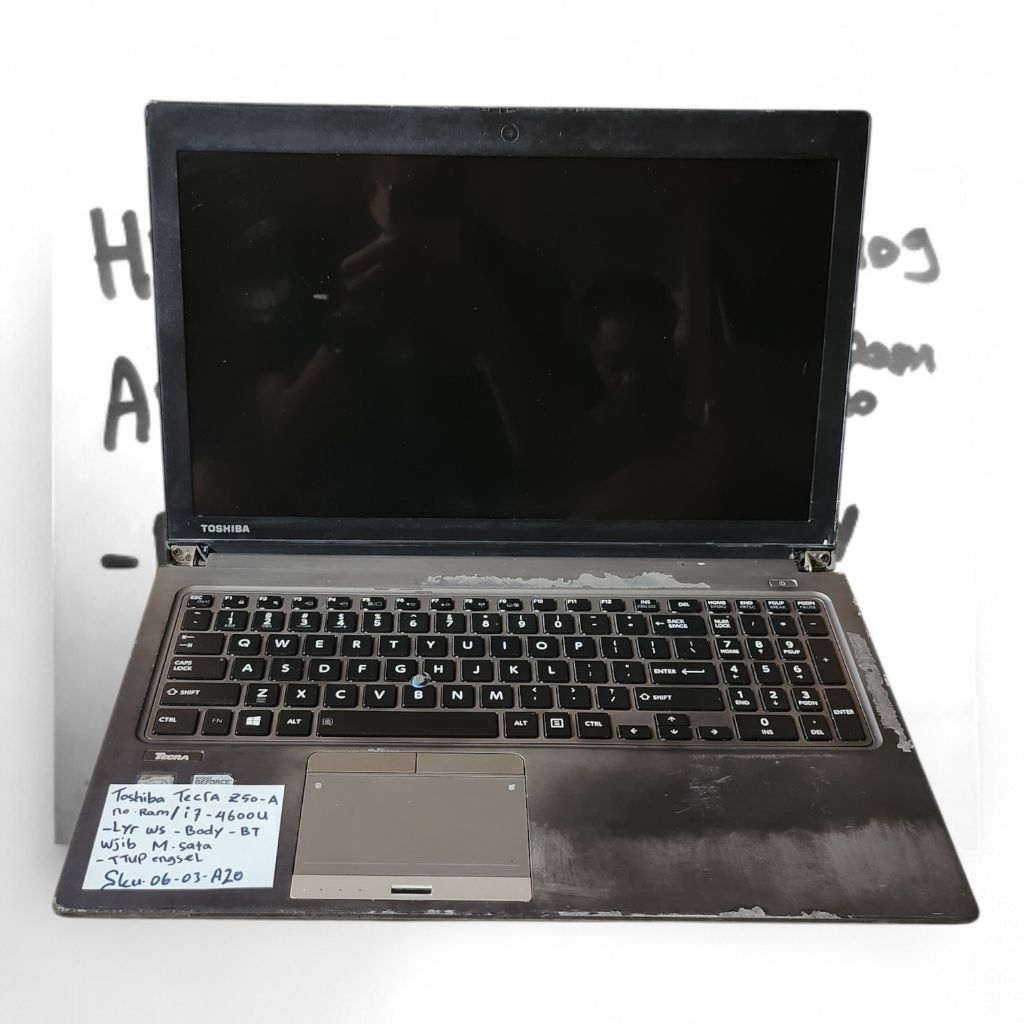 Laptop Toshiba Tecra Z50-A Core i7 4600U No RAM No HDD Minus Layar Body Baterai Tutup HDD
