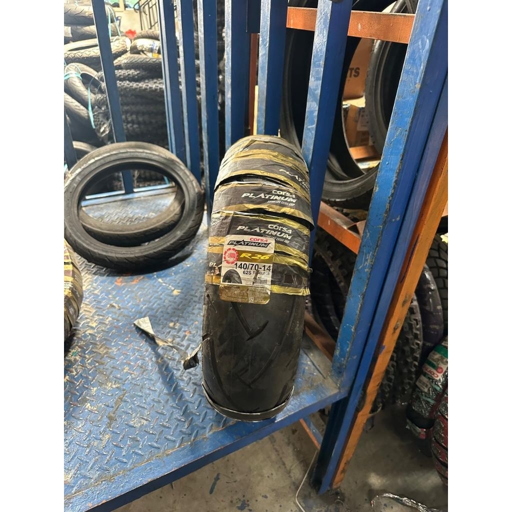 BAN LUAR CORSA 140/70-14 TUBELESS R26