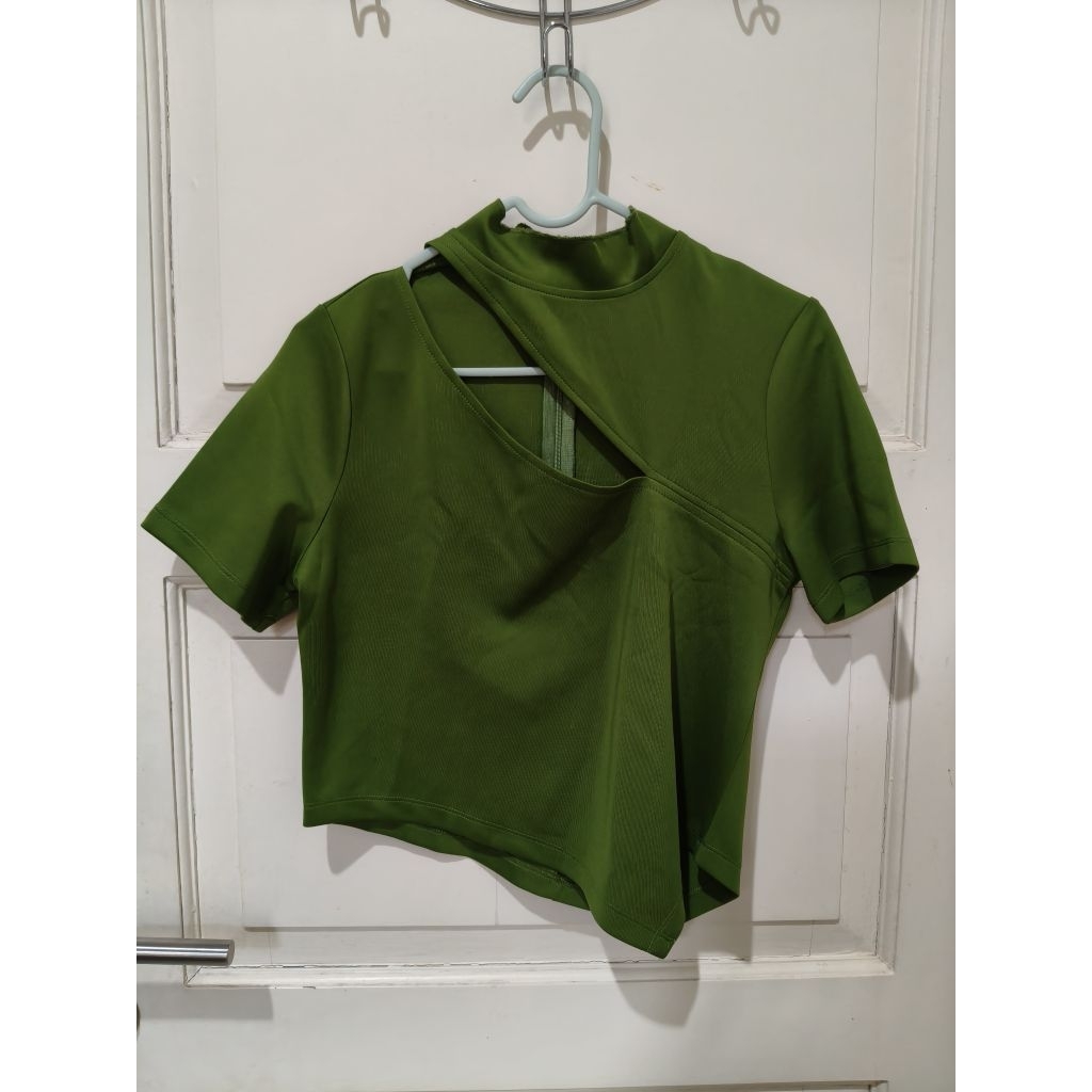 YUAN MARKET Green Top