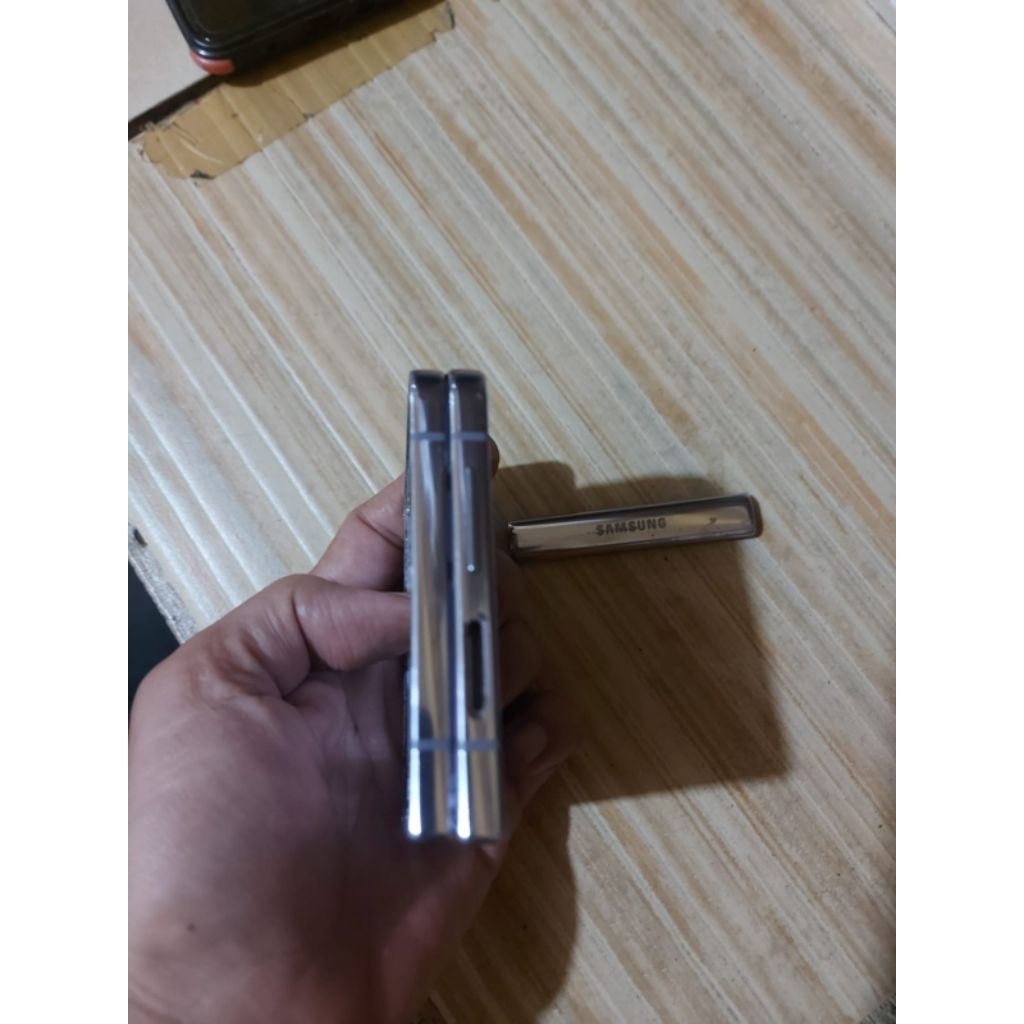 FRAME LCD Tulang Tengah Bezel SAMSUNG Z FLIP 4 ORI COPOTAN