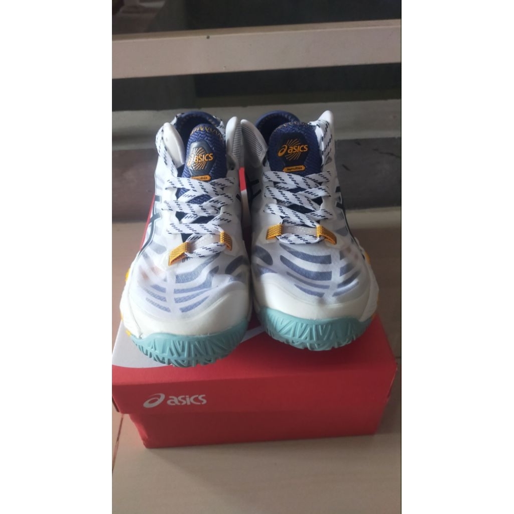 sepatu_voly_asics size 40