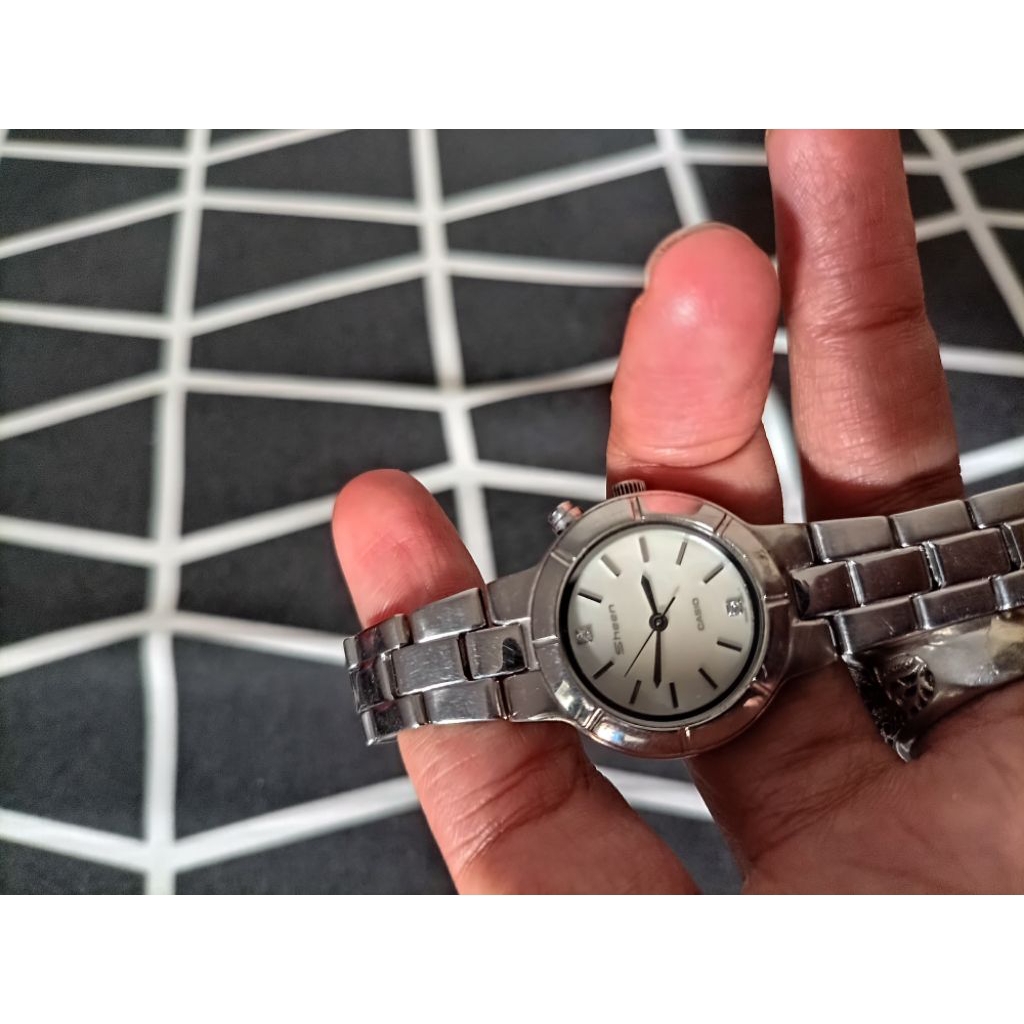 Casio wanita sheen