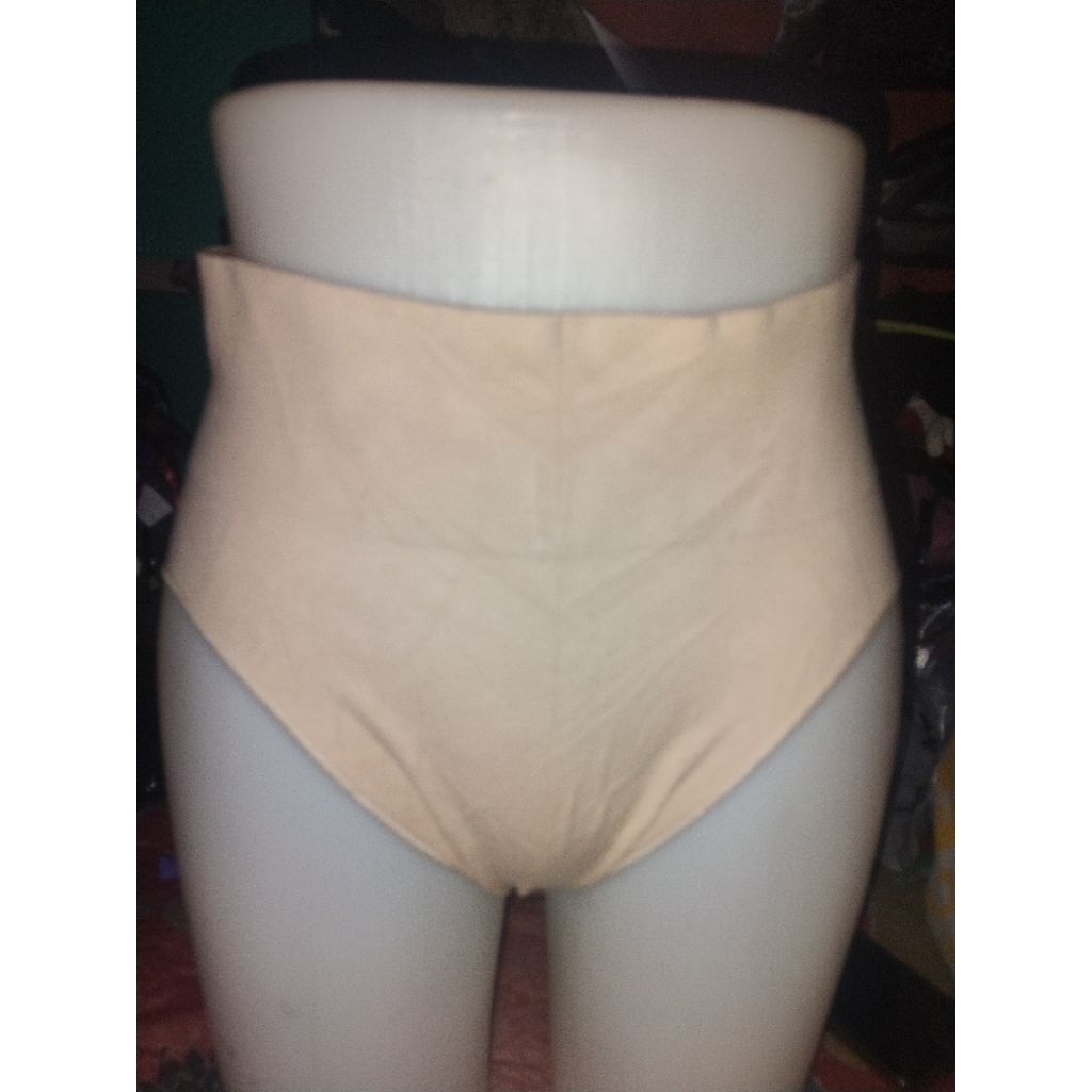 celana dalam wanita bonds